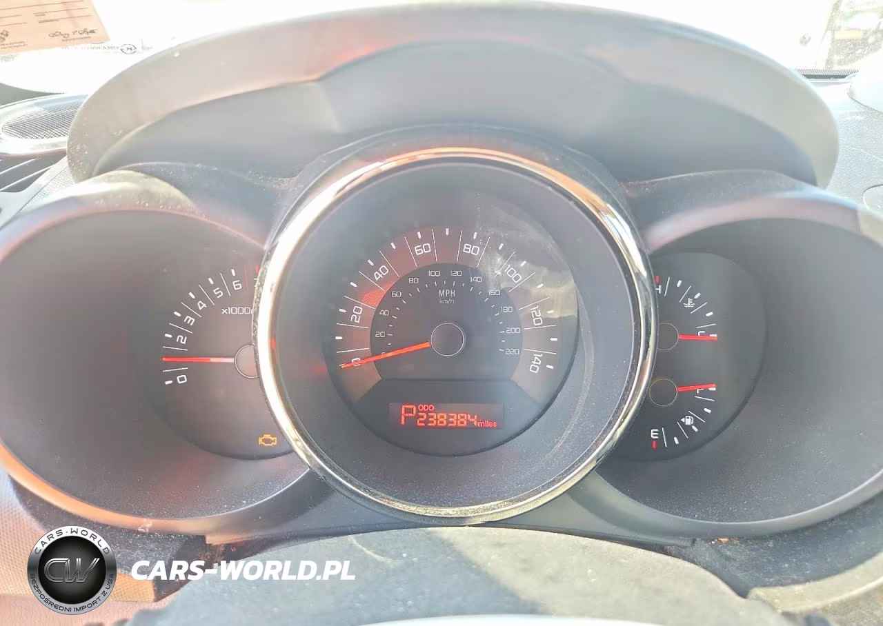 2011 Kia Soul + VIN:KNDJT2A29B7306454 - 9