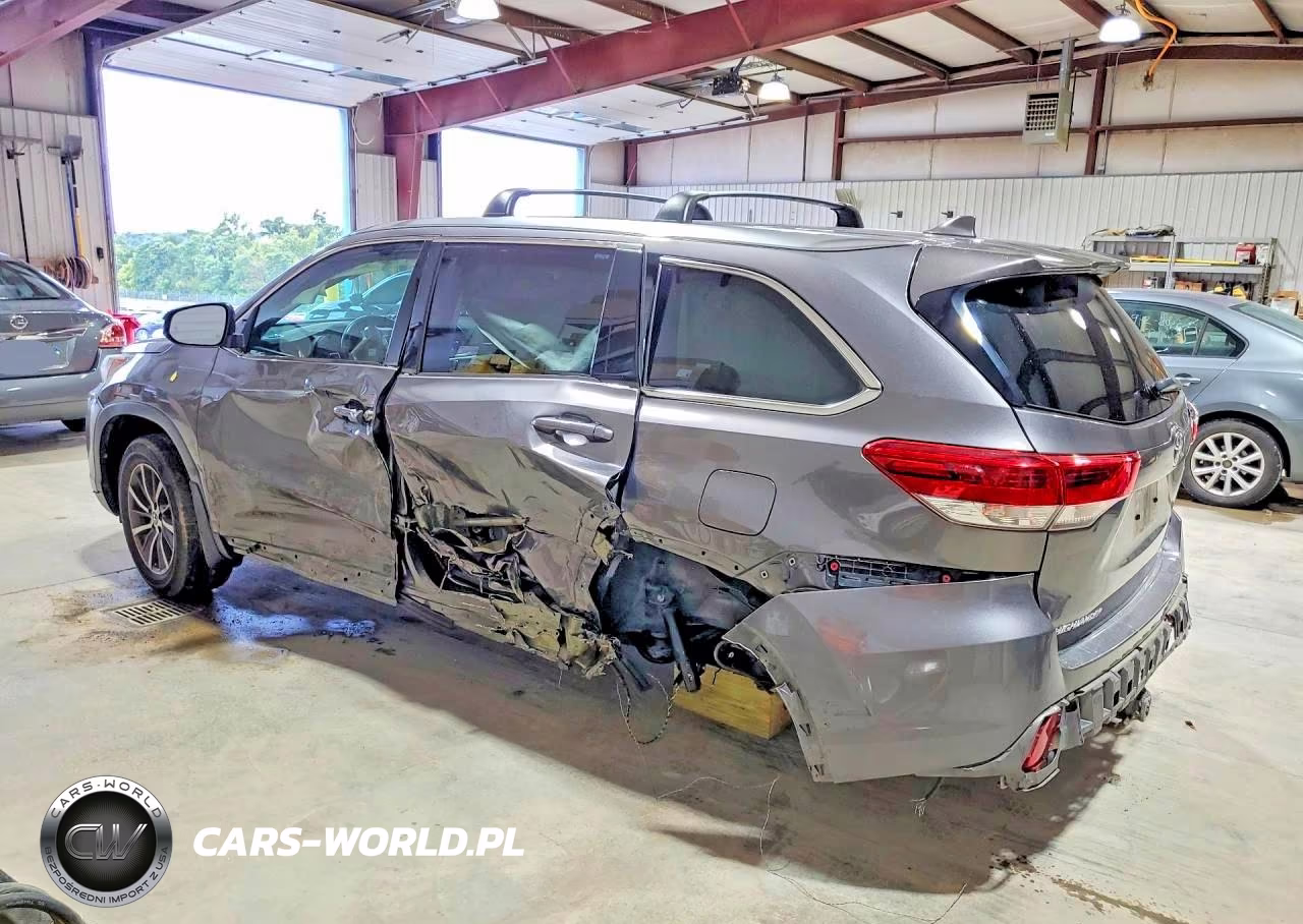 2019 Toyota Highlander Xle VIN:5TDJZRFH6KS988459 - 2