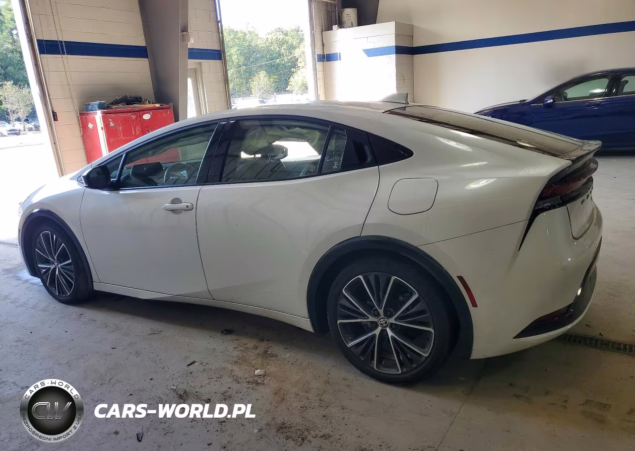 2024 Toyota Prius Xle VIN:JTDACAAU2R3031961 - 2