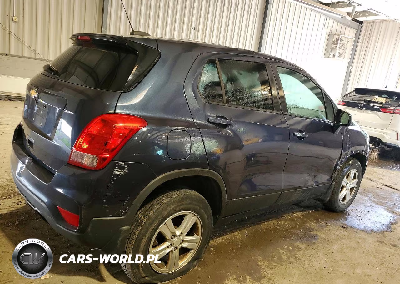 2019 Chevrolet Trax Ls VIN:3GNCJNSB3KL195045 - 3