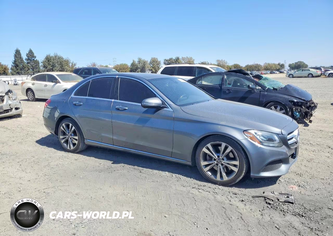2018 Mercedes-Benz C 300 VIN:55SWF4JB9JU266280 - 4