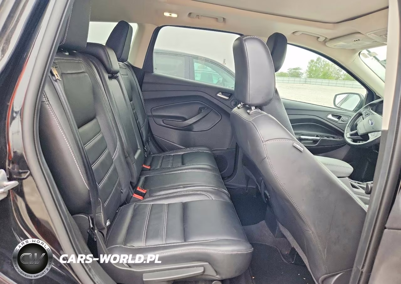 2019 Ford Escape Titanium VIN:1FMCU9J99KUC48211 - 10