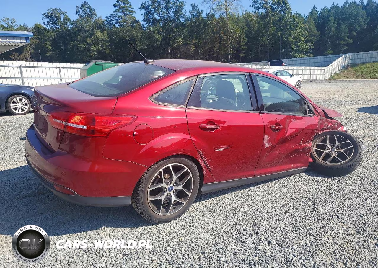 2017 Ford Focus Sel VIN:1FADP3H28HL212438 - 3