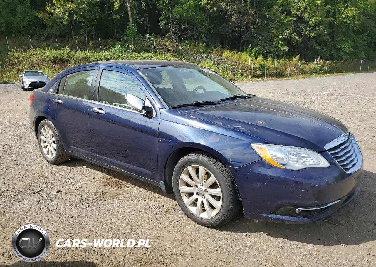 2014 Chrysler 200 Limited VIN:1C3CBCG5EN135921 - 4