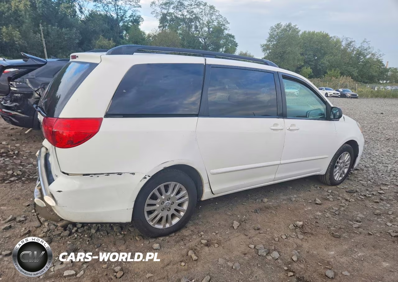 2010 Toyota Sienna Le VIN:5TDJK4CC0AS031128 - 3