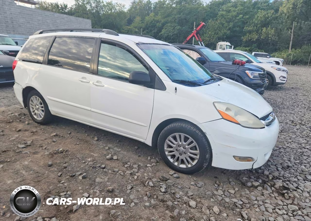 2010 Toyota Sienna Le VIN:5TDJK4CC0AS031128 - 4