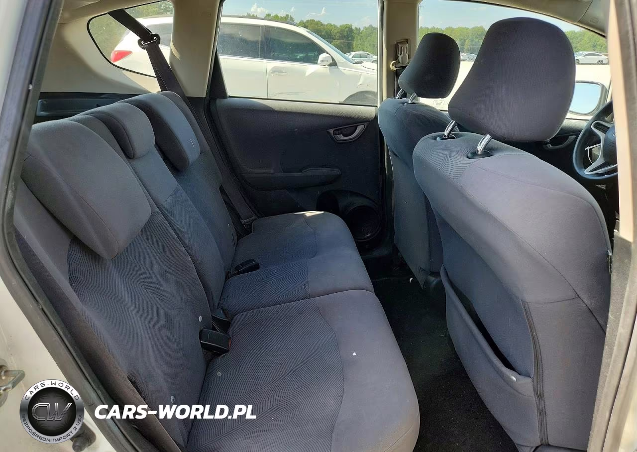 2012 Honda Fit VIN:JHMGE8H30CS000701 - 10
