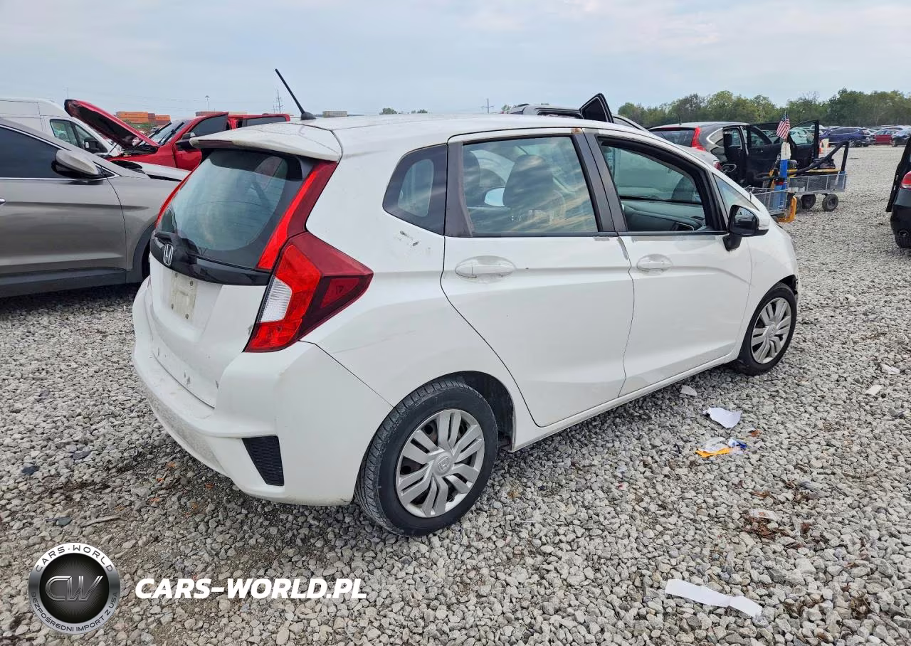2015 Honda Fit Lx VIN:3HGGK5G57FM786880 - 3