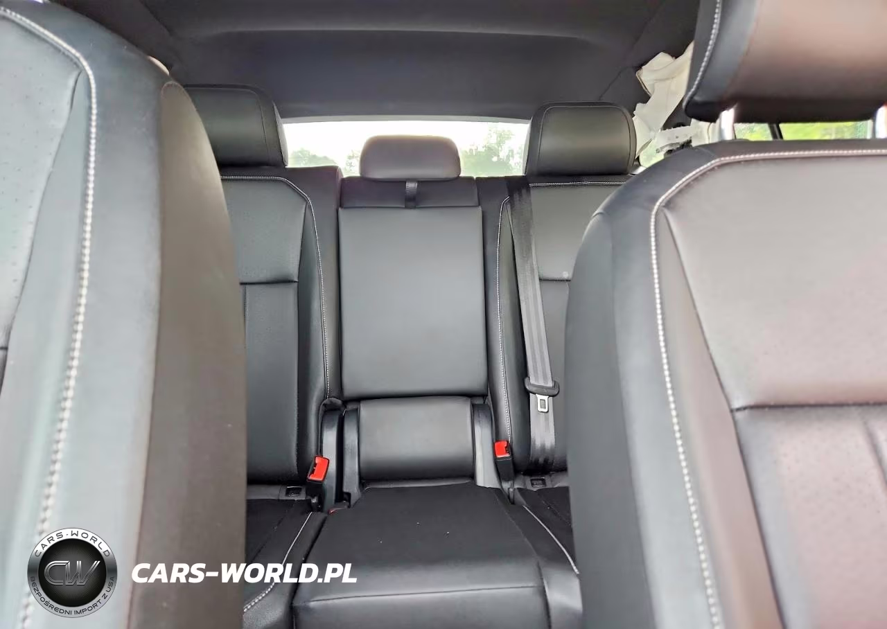 2023 Volkswagen Tiguan Se R-Line Black VIN:3VVCB7AX6PM063592 - 10