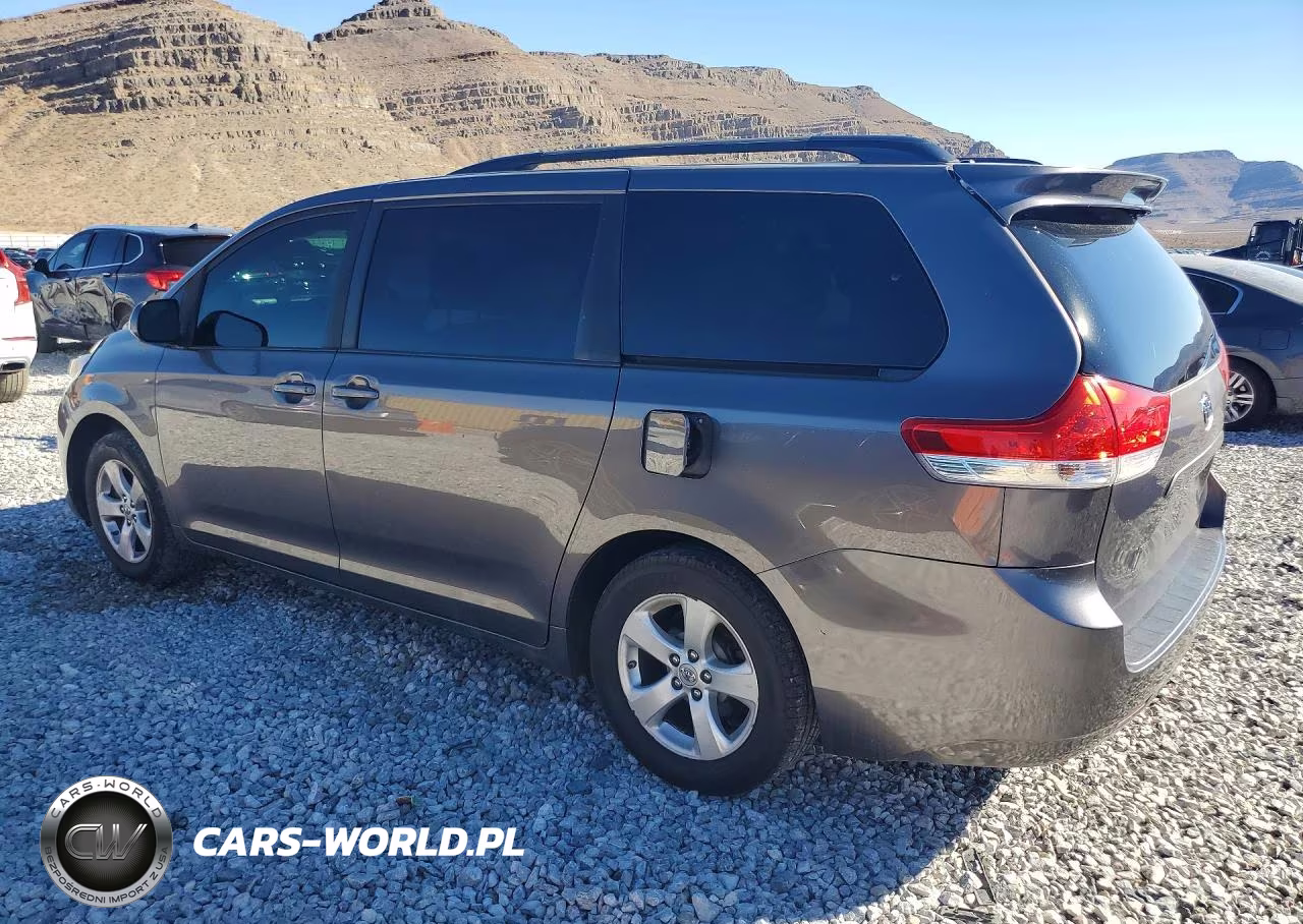 2012 Toyota Sienna Le VIN:5TDKK3DCXCS206534 - 2