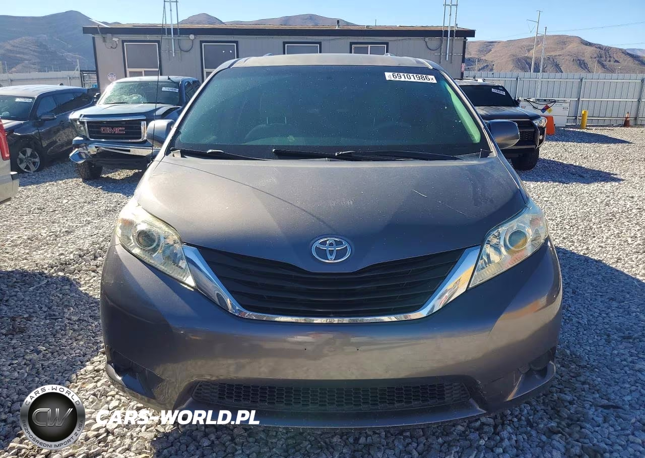2012 Toyota Sienna Le VIN:5TDKK3DCXCS206534 - 5