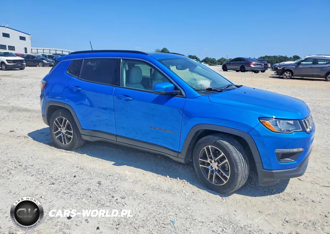 2019 Jeep Compass Latitude VIN:3C4NJCBB8KT706576 - 4
