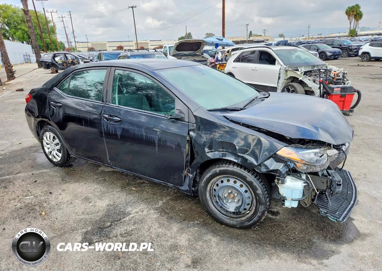 2017 Toyota Corolla Le VIN:2T1BURHE8HC867830 - 4