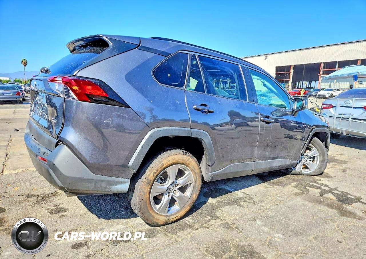 2022 Toyota Rav4 Xle VIN:2T3W1RFV2NC175580 - 3