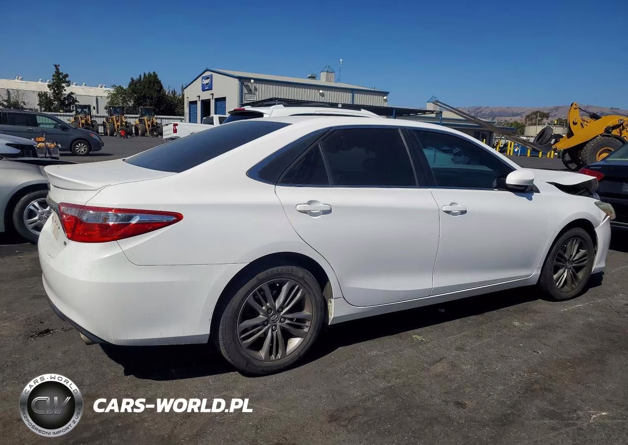 2015 Toyota Camry Se VIN:4T1BF1FK3FU965065 - 3