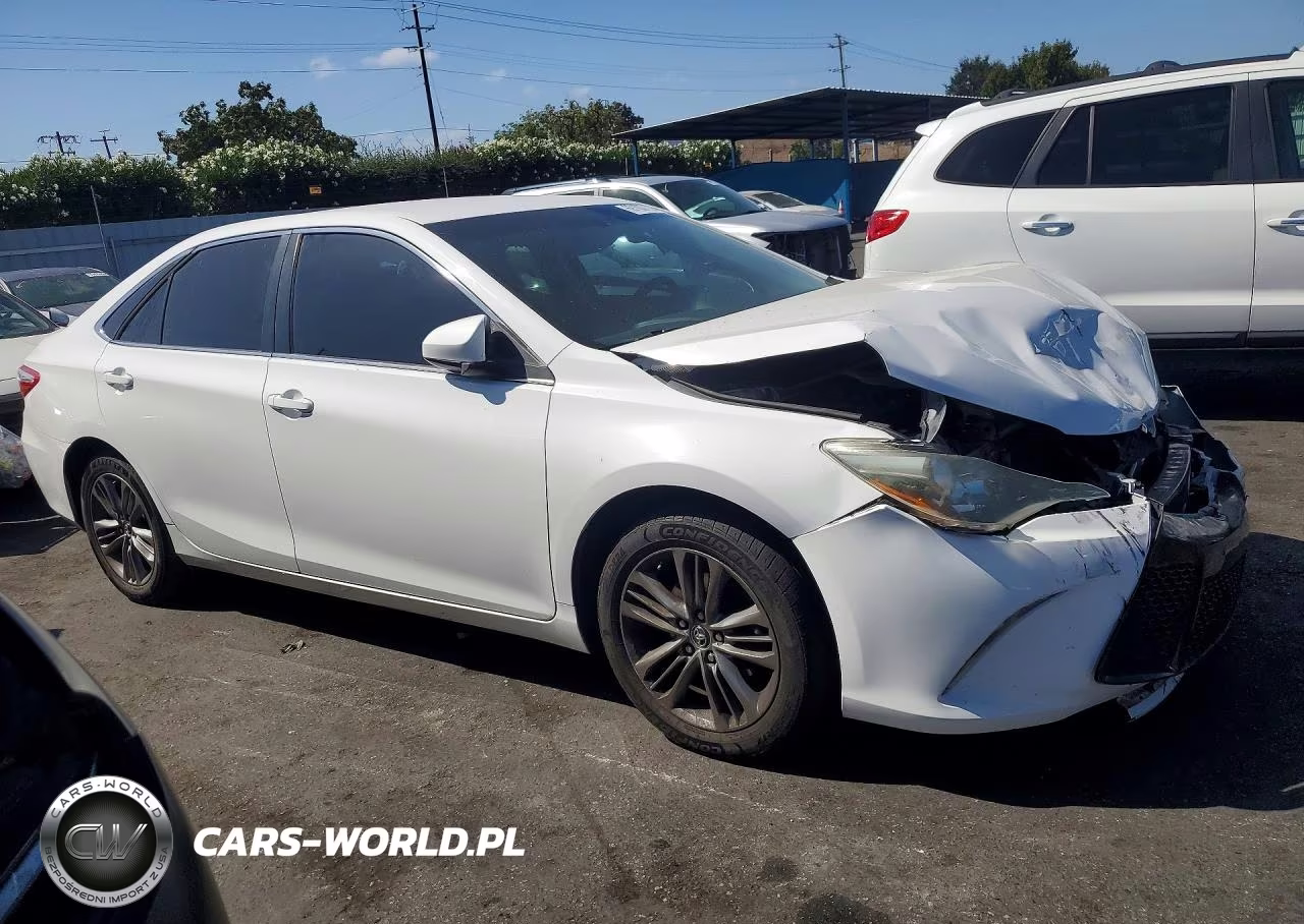 2015 Toyota Camry Se VIN:4T1BF1FK3FU965065 - 4