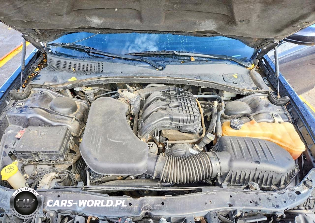 2015 Chrysler 300 S VIN:2C3CCABG7FH846008 - 11