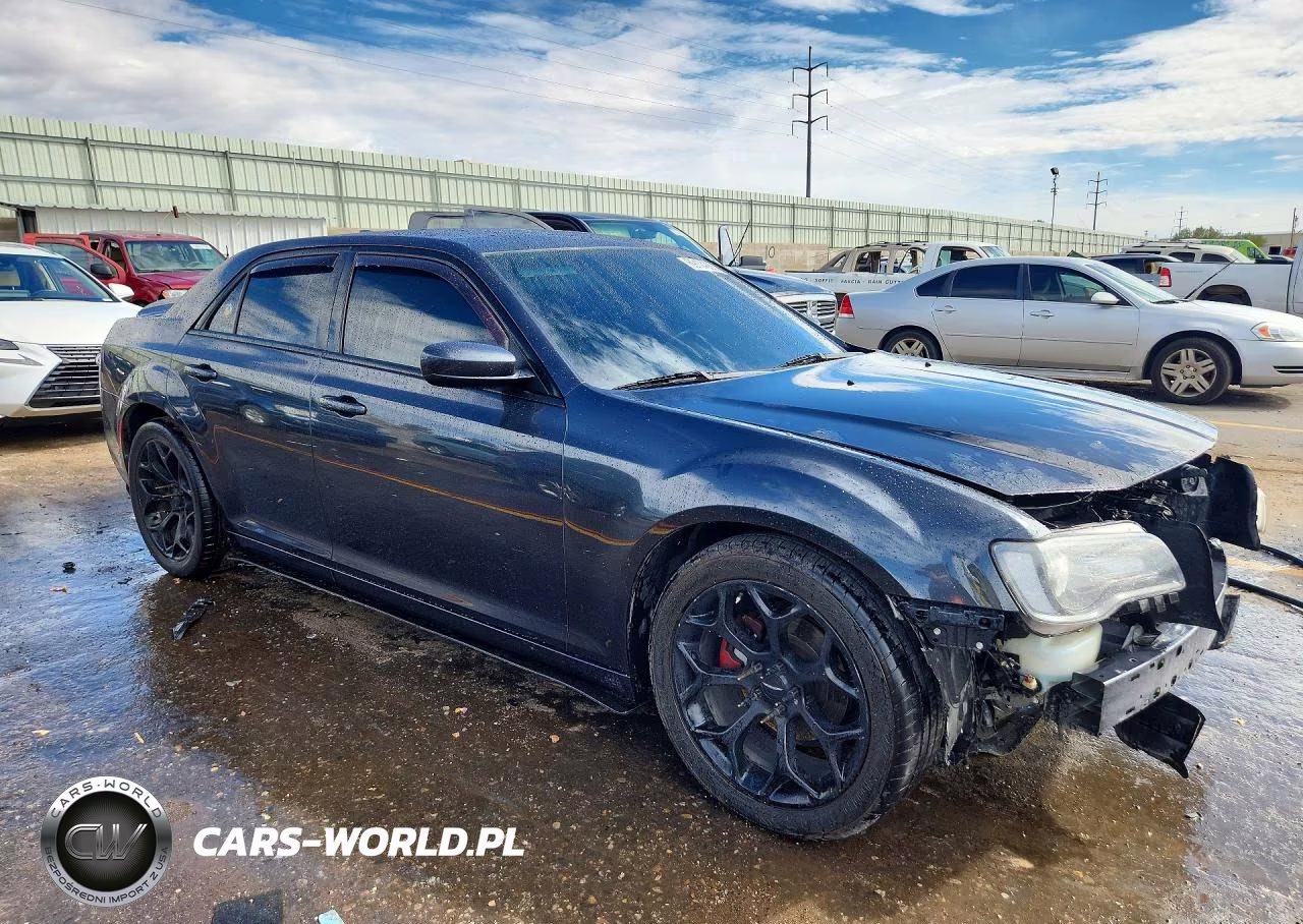 2015 Chrysler 300 S VIN:2C3CCABG7FH846008 - 4
