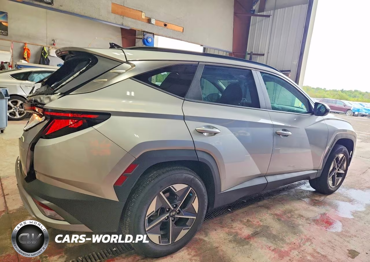 2025 Hyundai Tucson Sel VIN:5NMJBCDE0SH585204 - 3