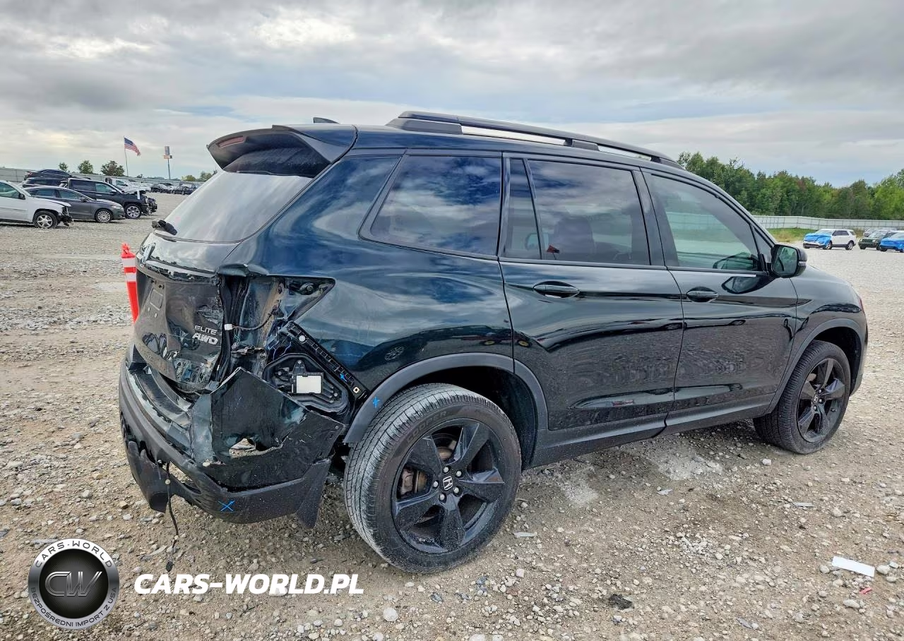 2020 Honda Passport Elite VIN:5FNYF8H0XLB011579 - 3
