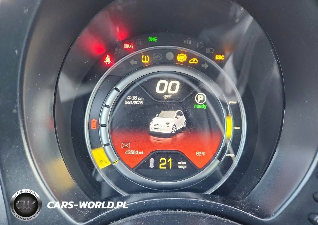 2018 Fiat 500 Electric VIN:3C3CFFGE5JT466743 - 9