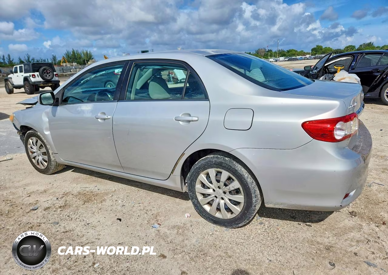 2013 Toyota Corolla Le VIN:5YFBU4EE1DP113170 - 2