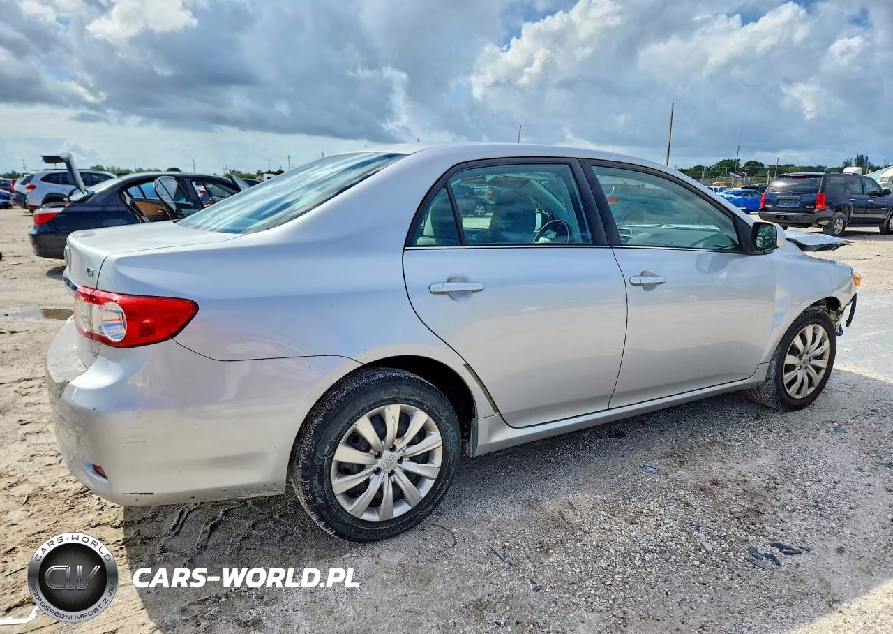 2013 Toyota Corolla Le VIN:5YFBU4EE1DP113170 - 3