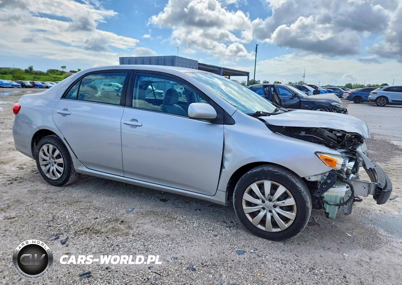 2013 Toyota Corolla Le VIN:5YFBU4EE1DP113170 - 4