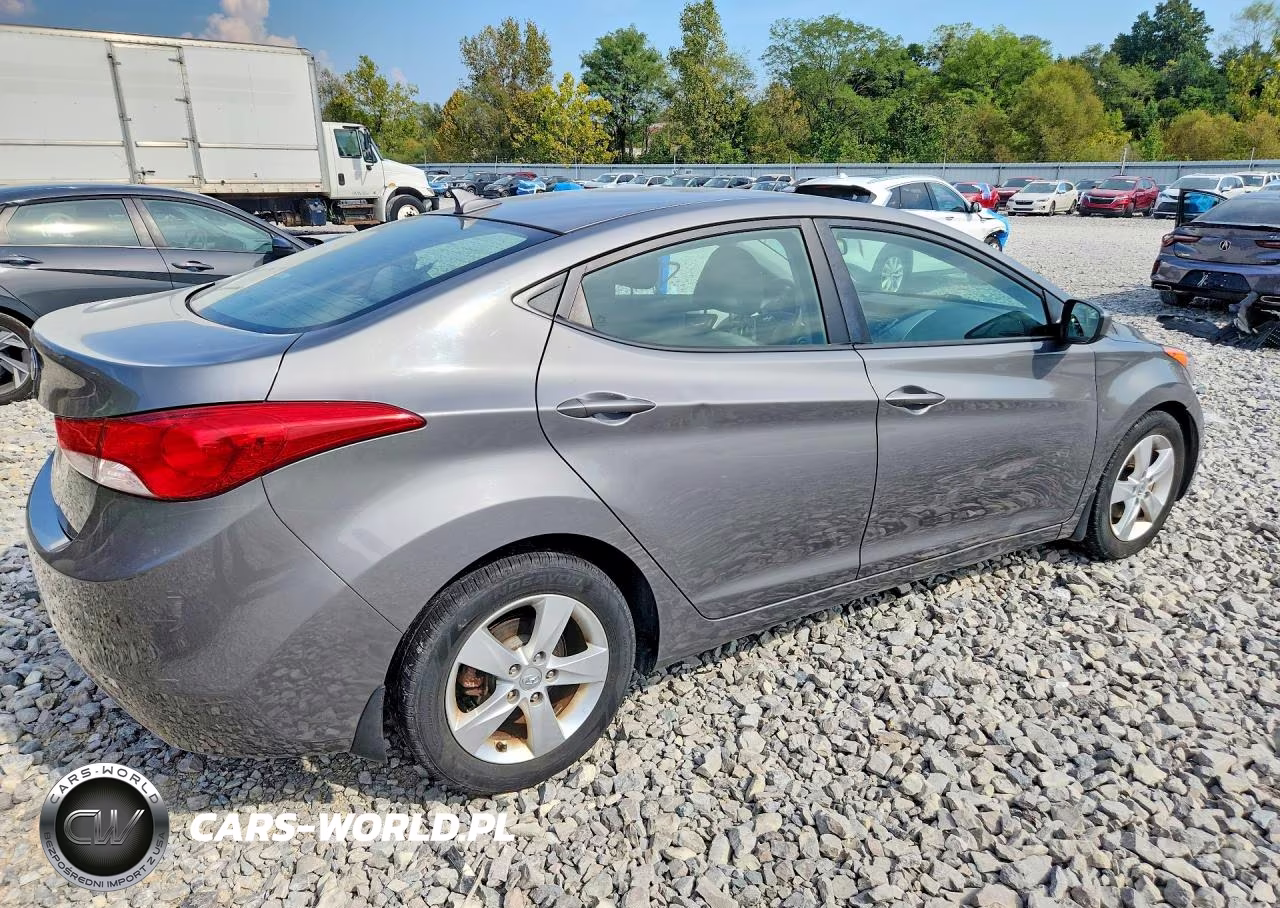 2013 Hyundai Elantra Gls VIN:5NPDH4AE8DH189145 - 3
