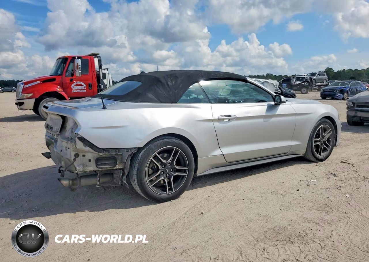 2018 Ford Mustang VIN:1FATP8UH4J5142725 - 3