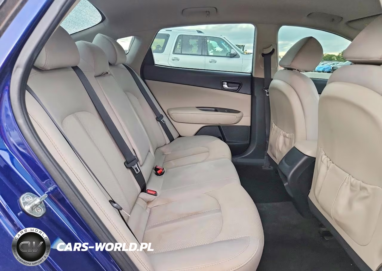 2018 Kia Optima Lx VIN:5XXGT4L39JG229814 - 10