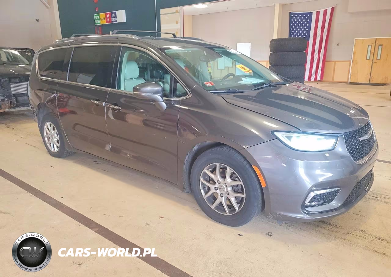 2021 Chrysler Pacifica Touring L VIN:2C4RC1BG2MR532361 - 4