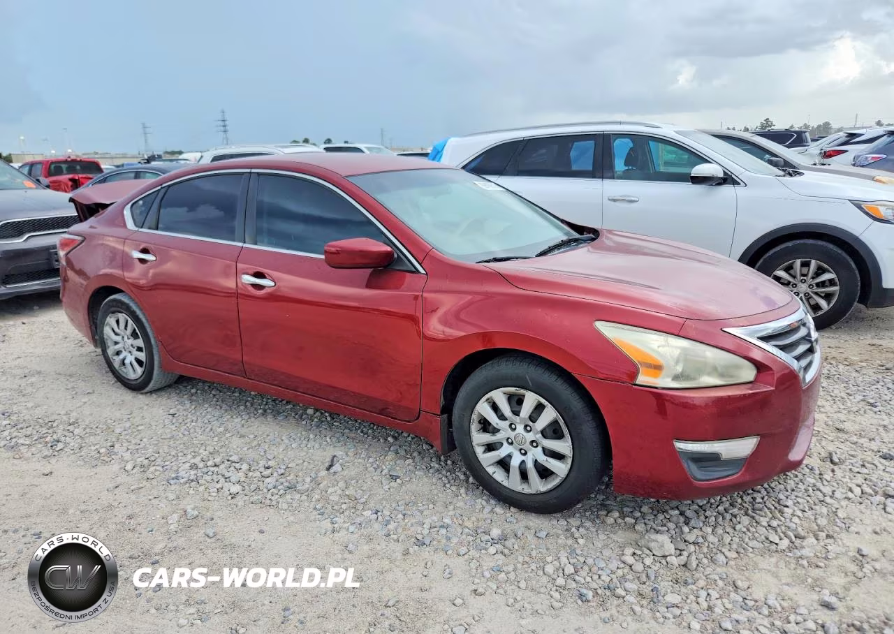 2015 Nissan Altima 2.5 S VIN:1N4AL3AP4FN372631 - 4