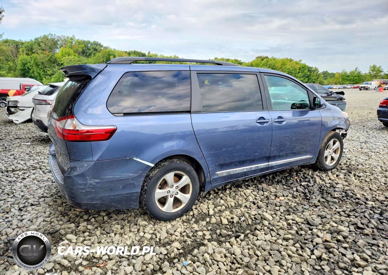 2016 Toyota Sienna Le VIN:5TDKK3DC3GS762562 - 3