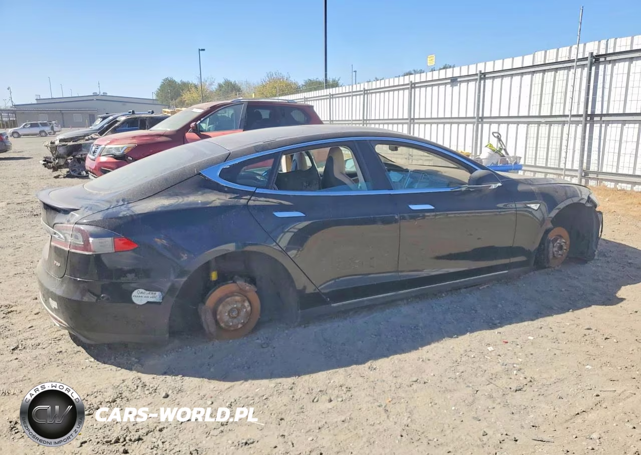 2013 Tesla Model S VIN:5YJSA1CP7DFP11769 - 3