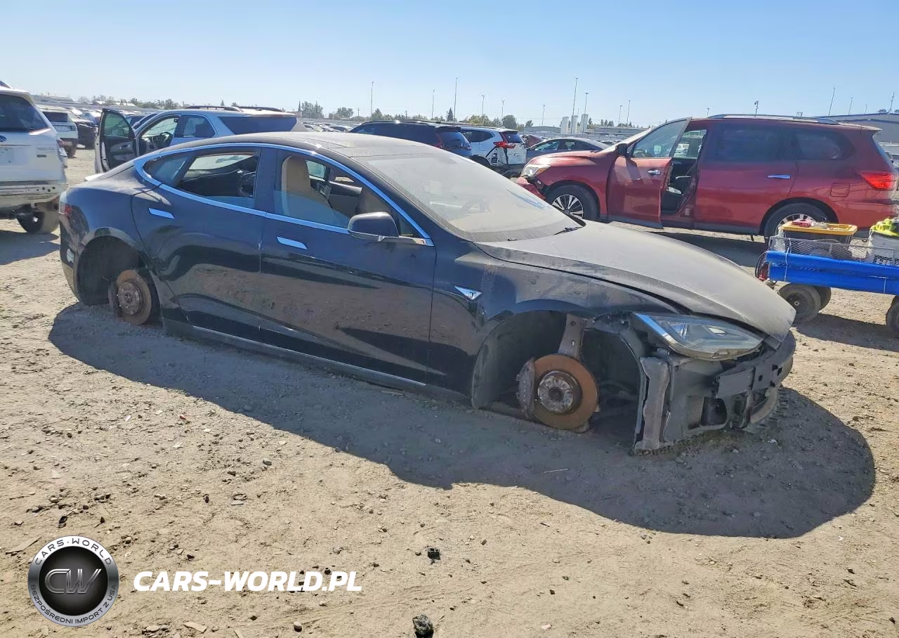 2013 Tesla Model S VIN:5YJSA1CP7DFP11769 - 4