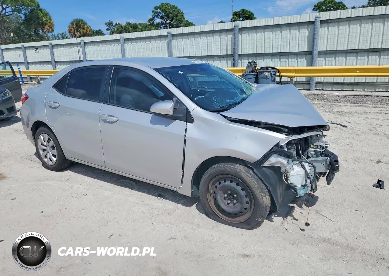 2016 Toyota Corolla Le VIN:2T1BURHE7GC575391 - 4