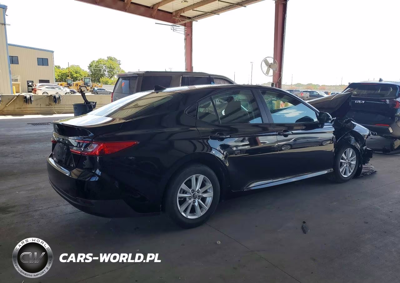2026 Toyota Camry Le VIN:4T1DAACK6TU724785 - 3