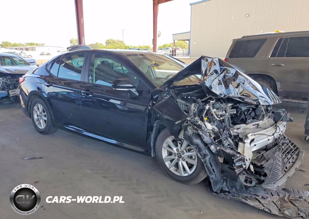 2026 Toyota Camry Le VIN:4T1DAACK6TU724785 - 4