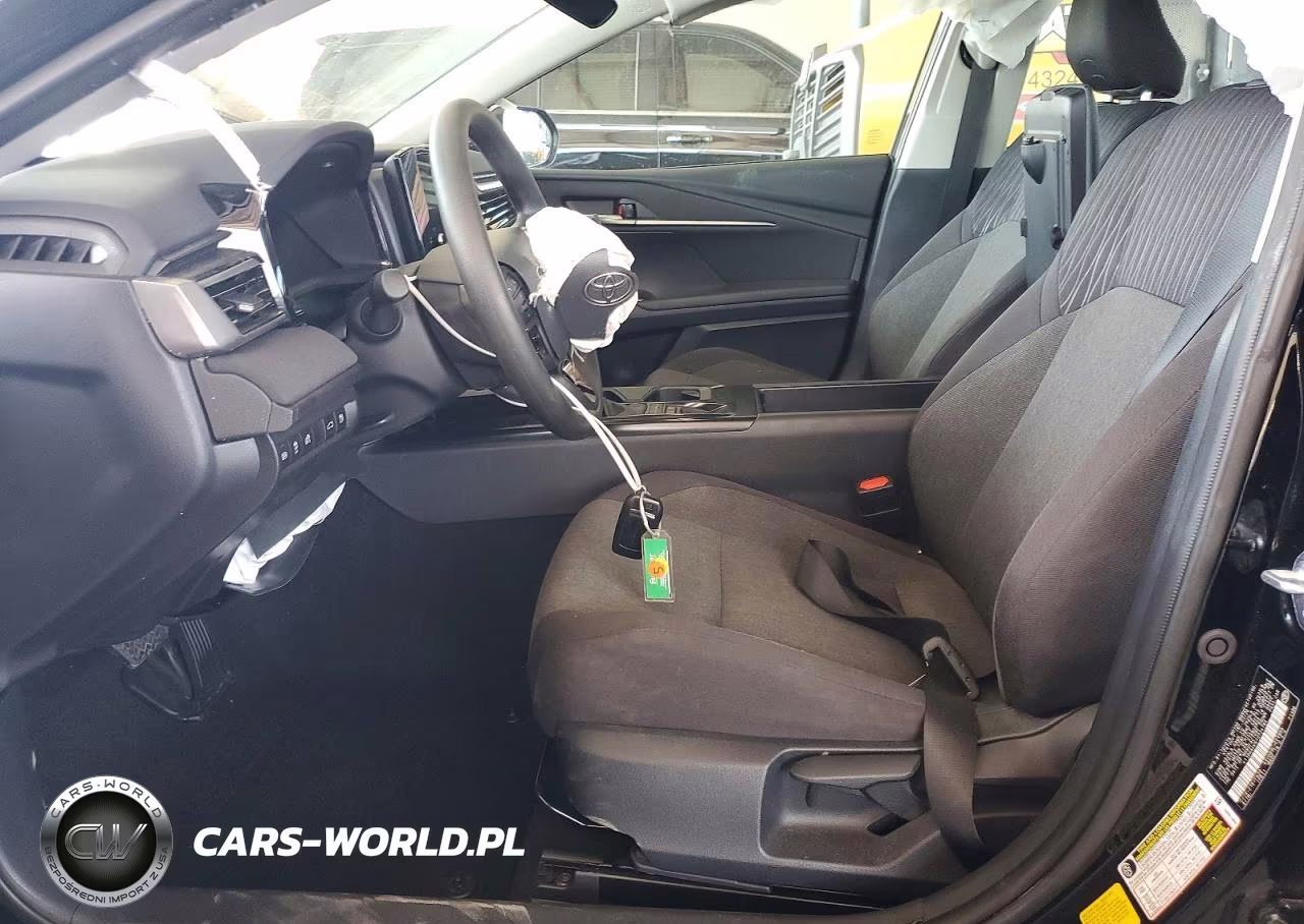 2026 Toyota Camry Le VIN:4T1DAACK6TU724785 - 7