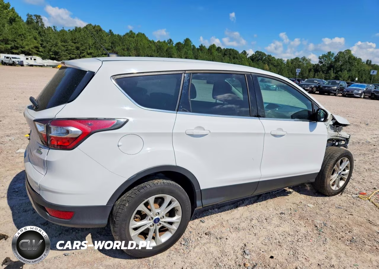 2017 Ford Escape Se VIN:1FMCU0GD2HUA36668 - 3