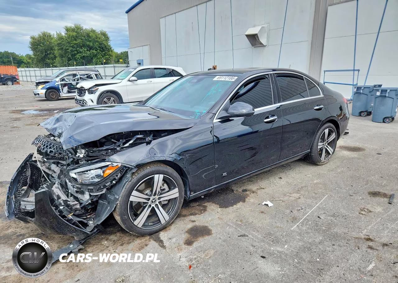 2025 Mercedes-Benz C 300 – zdjęcie 1 z 12