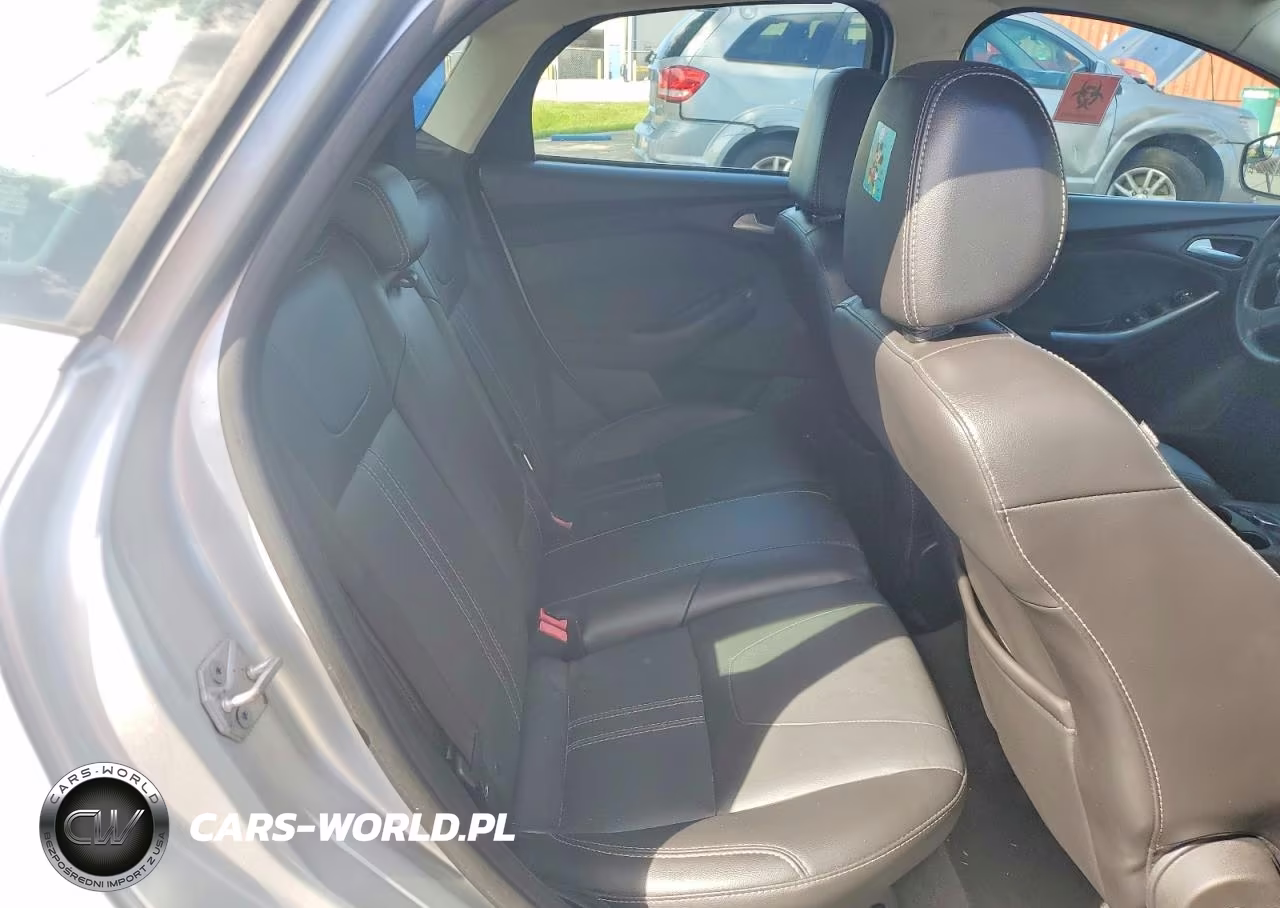 2014 Ford Focus Titanium VIN:1FADP3N27EL191873 - 10