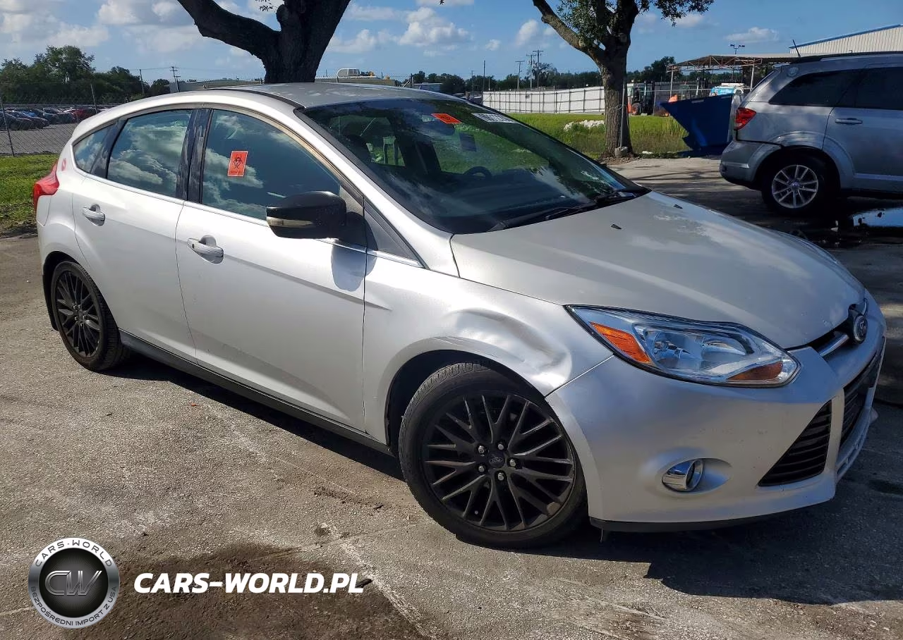 2014 Ford Focus Titanium VIN:1FADP3N27EL191873 - 4