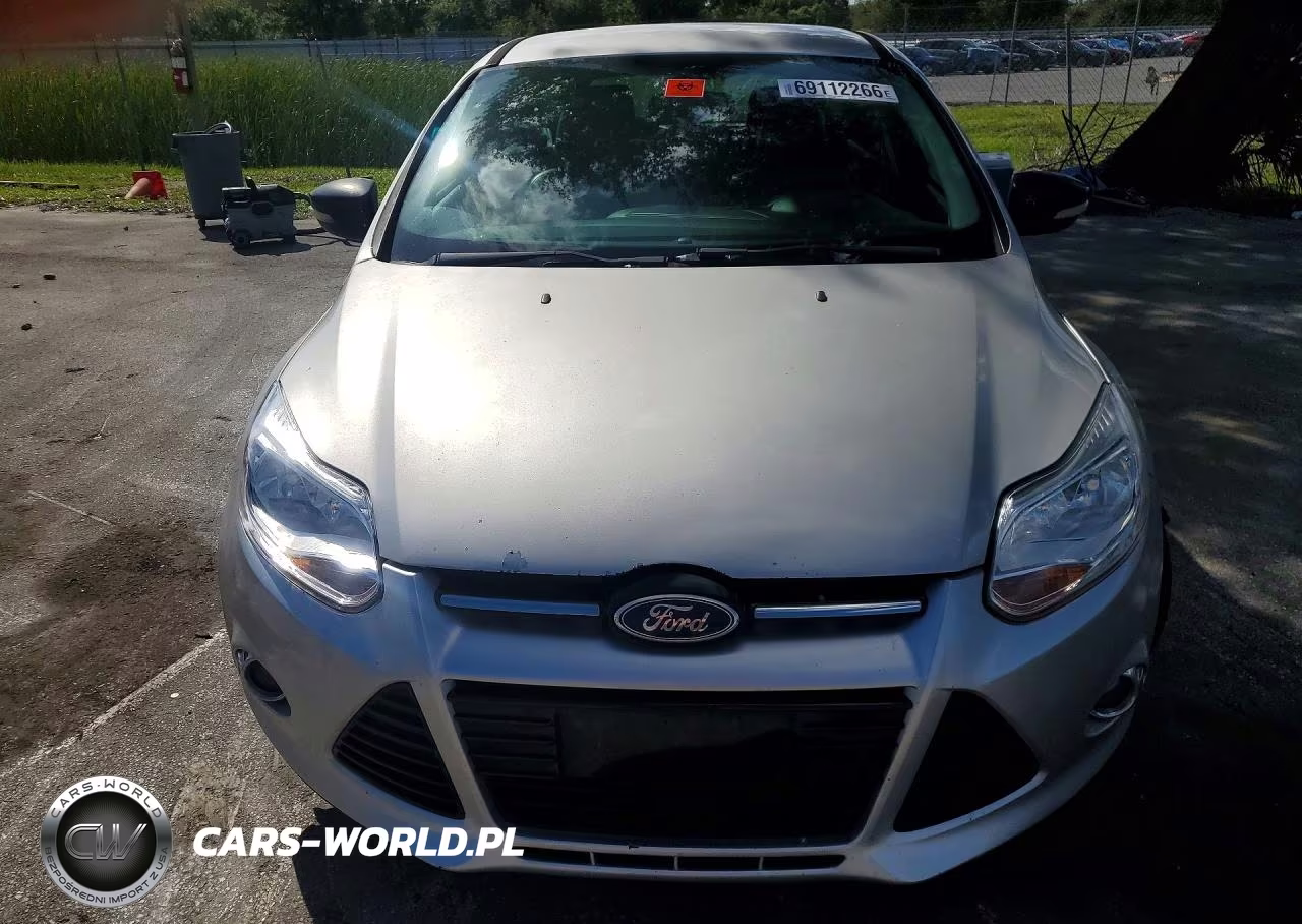 2014 Ford Focus Titanium VIN:1FADP3N27EL191873 - 5