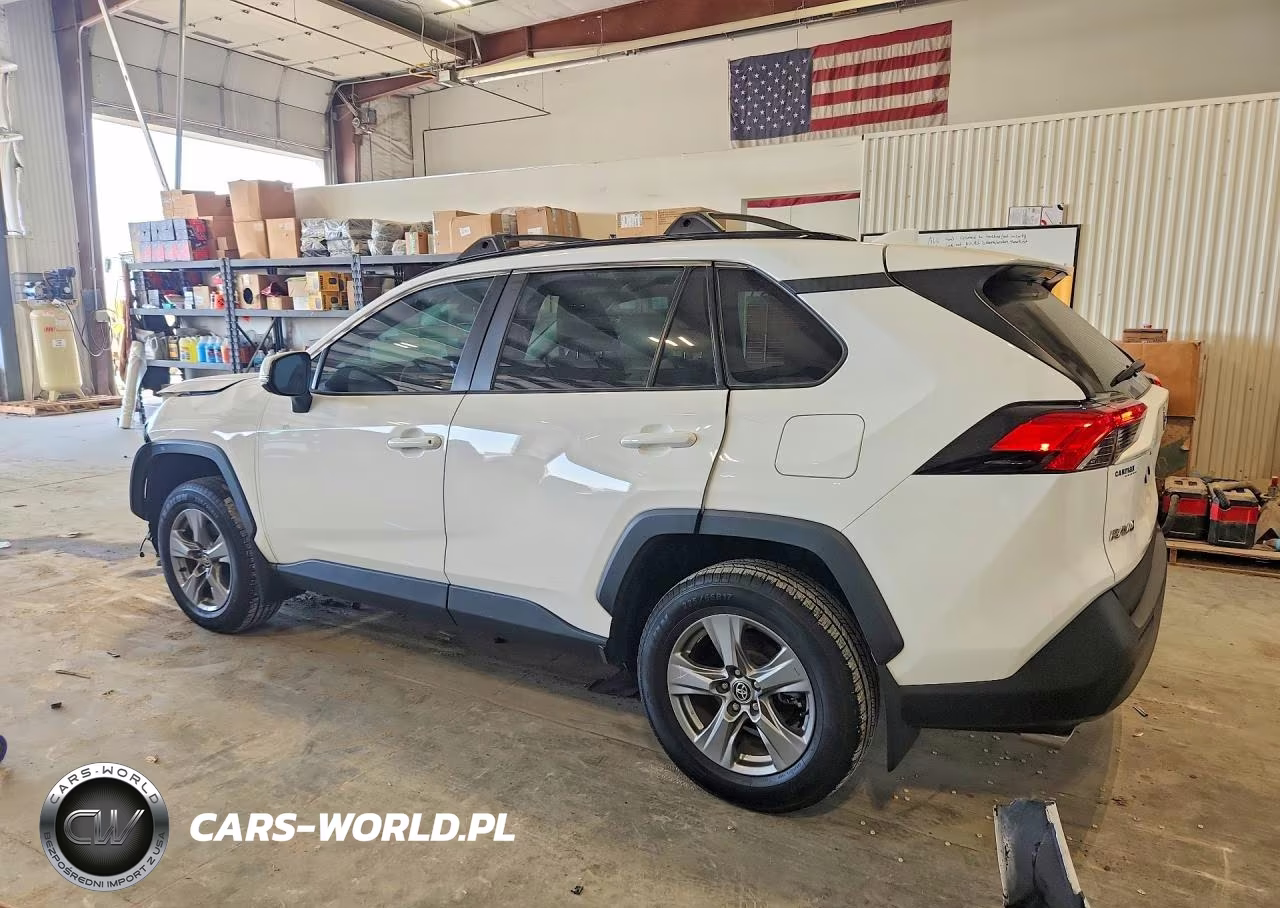 2024 Toyota Rav4 Xle VIN:2T3P1RFV3RW438880 - 2