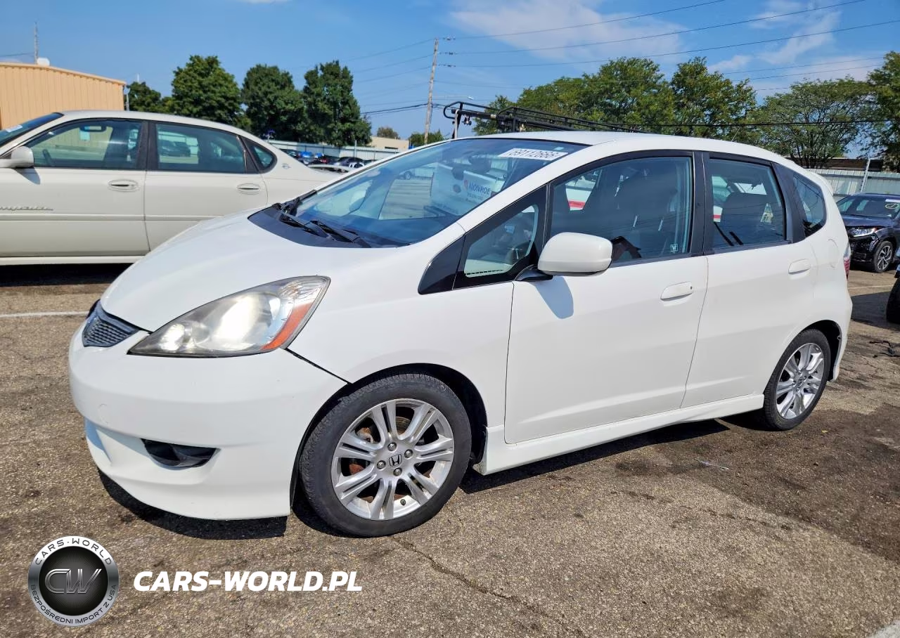 2011 Honda Fit Sport VIN:JHMGE8H53BC012299 - 1