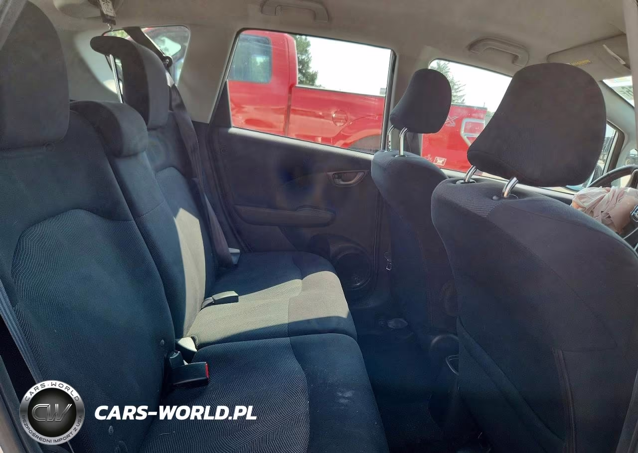 2011 Honda Fit Sport VIN:JHMGE8H53BC012299 - 10