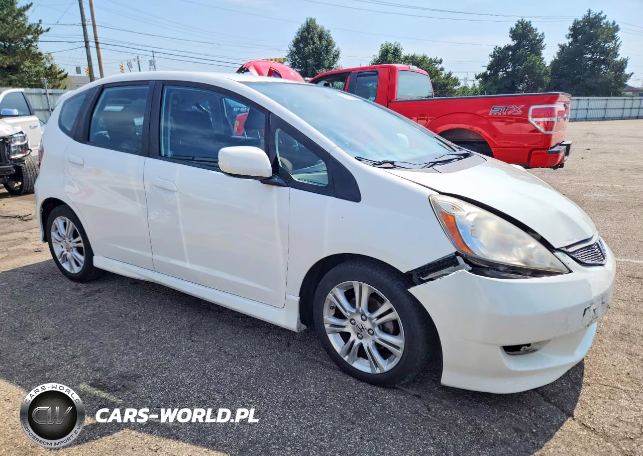 2011 Honda Fit Sport VIN:JHMGE8H53BC012299 - 4