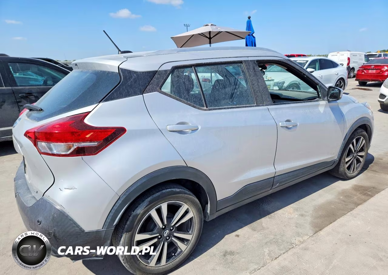 2020 Nissan Kicks Sv VIN:3N1CP5CV2LL490884 - 3